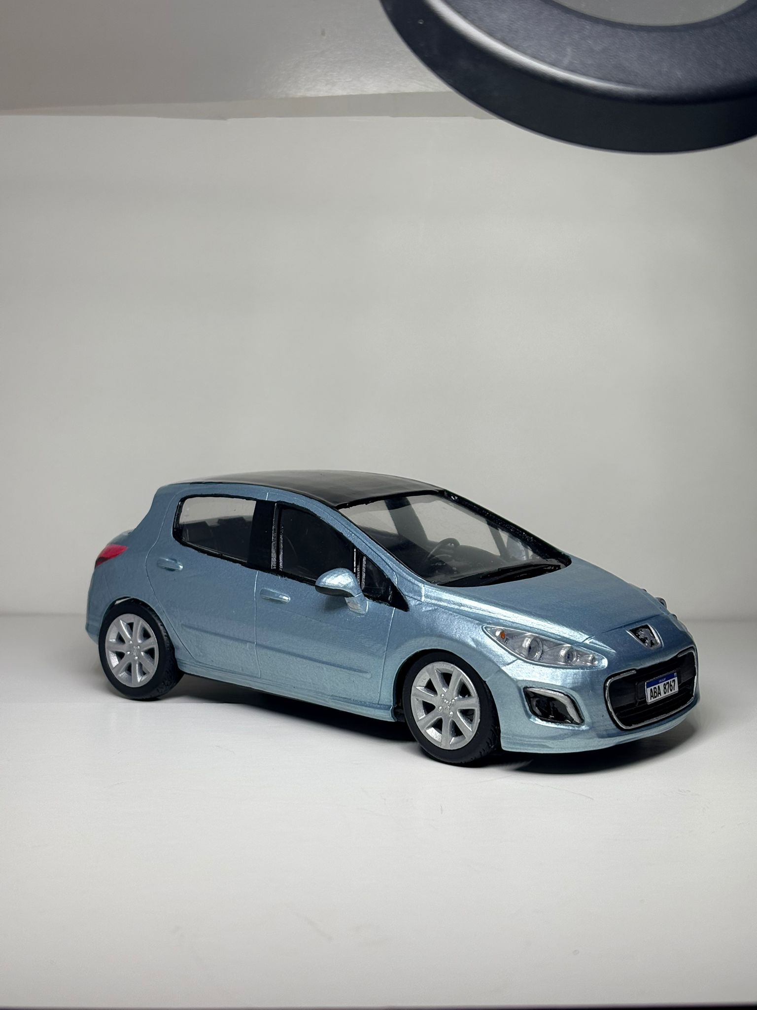 Modelo a escala VW Gol blanco custom — RSN Models Uruguay