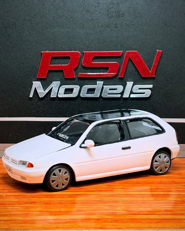 Modelo a escala VW Gol blanco custom — RSN Models Uruguay