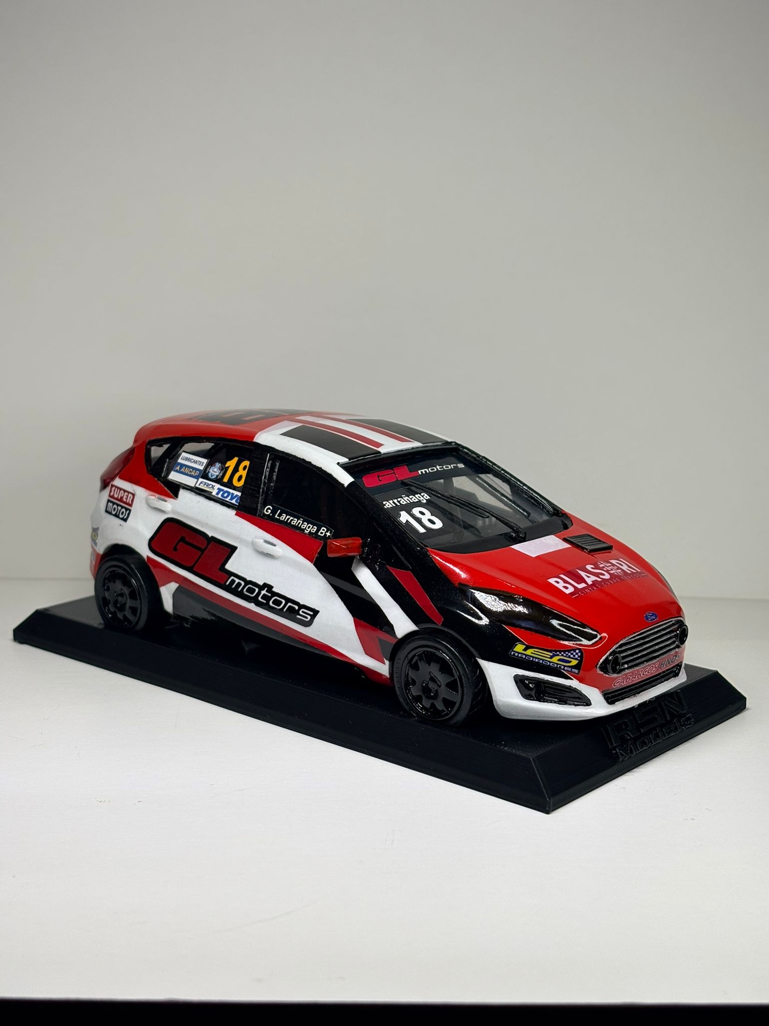 Modelo a escala VW Golf personalizado — RSN Models Uruguay